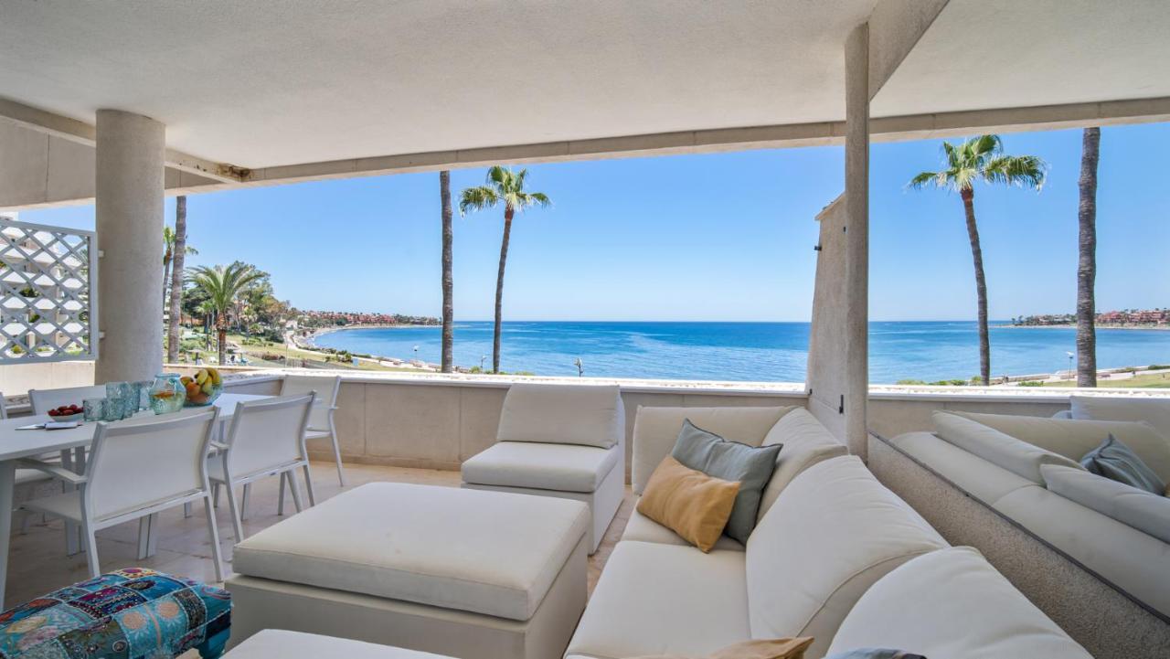 Beach-Line Apartment With 3 Bedrooms In Estepona Exterior photo